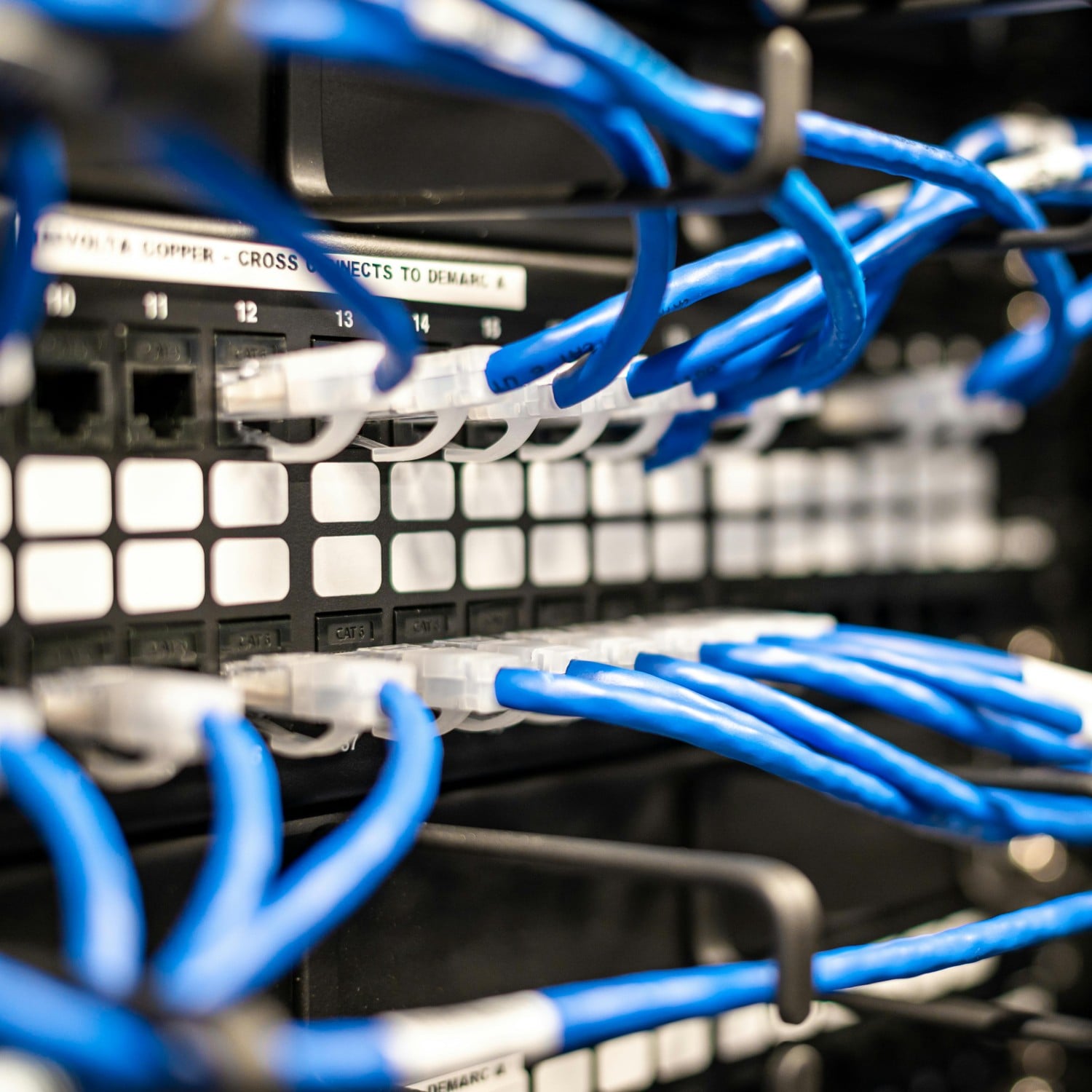 high-port density network switches for large server deployments